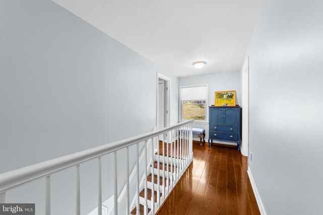 72 POOR FARM RD, Pennington, NJ 08534