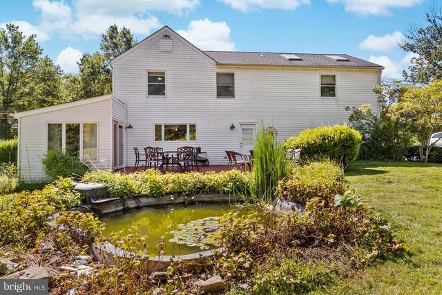 72 POOR FARM RD, Pennington, NJ 08534