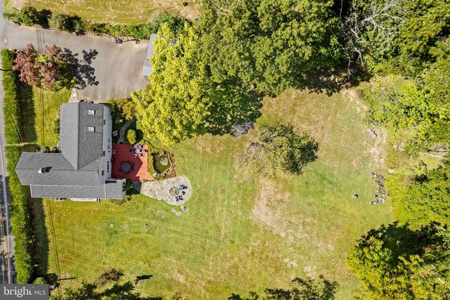 72 POOR FARM RD, Pennington, NJ 08534