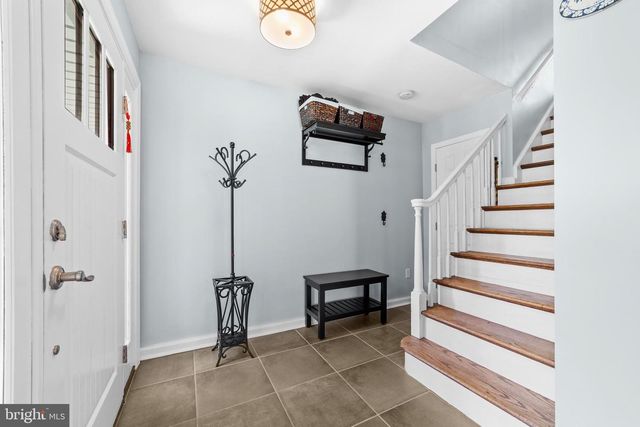 72 POOR FARM RD, Pennington, NJ 08534