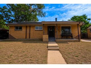 1350 Scranton St, Aurora, CO 80011