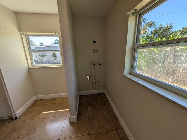 180 Penn Way, Fort Lauderdale, FL 33312