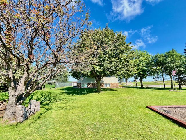 27015 County Highway 1, Fergus Falls, MN 56537