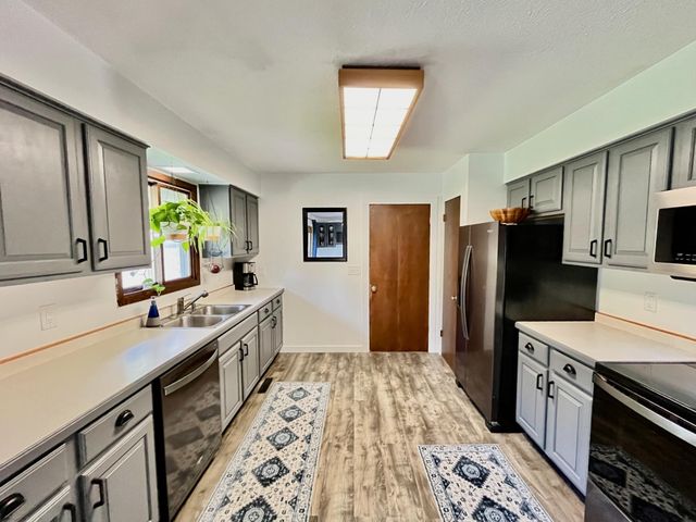 27015 County Highway 1, Fergus Falls, MN 56537