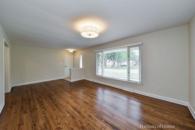 311 LONGVIEW Drive, Geneva, IL 60134