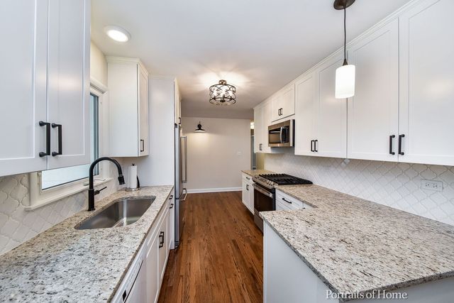 311 LONGVIEW Drive, Geneva, IL 60134
