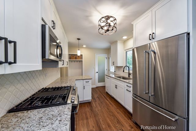 311 LONGVIEW Drive, Geneva, IL 60134
