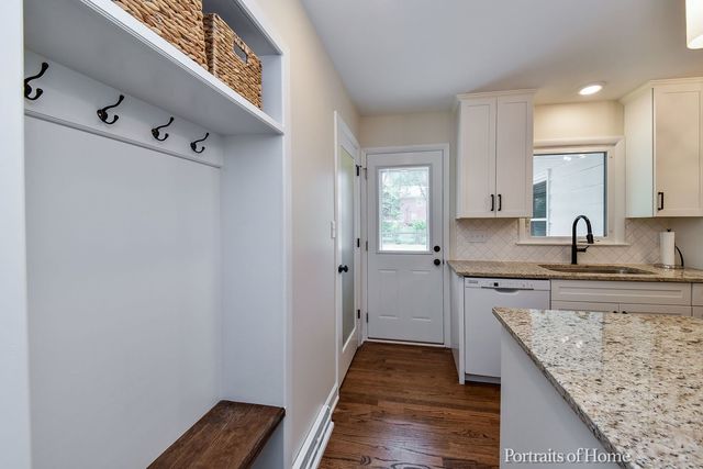 311 LONGVIEW Drive, Geneva, IL 60134