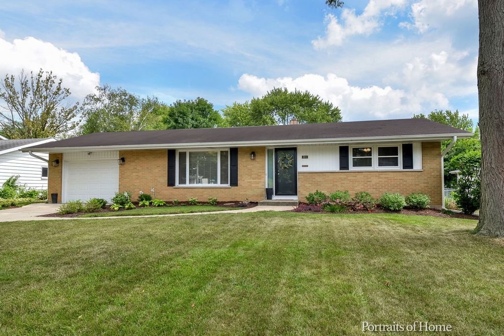311 LONGVIEW Drive, Geneva, IL 60134