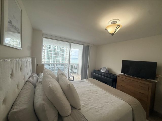 16711 Collins Ave 1502, Sunny Isles Beach, FL 33160