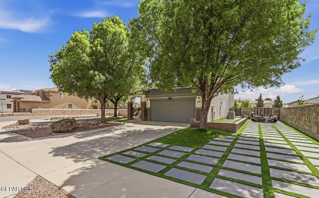 600 VALLEY PLUM Avenue, El Paso, TX 79932