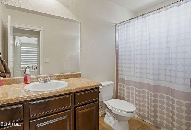 600 VALLEY PLUM Avenue, El Paso, TX 79932