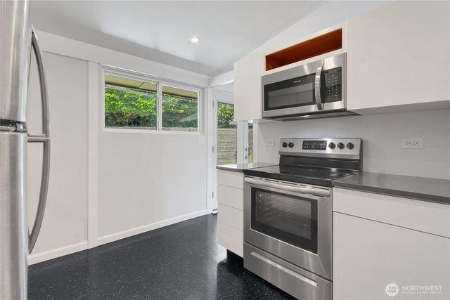 7801 Leschi Road SW, Lakewood, WA 98498