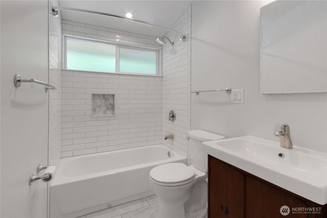 7801 Leschi Road SW, Lakewood, WA 98498