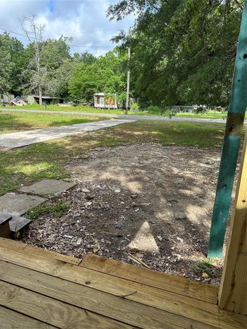 328 W Sherwood Drive, Livingston, TX 77351