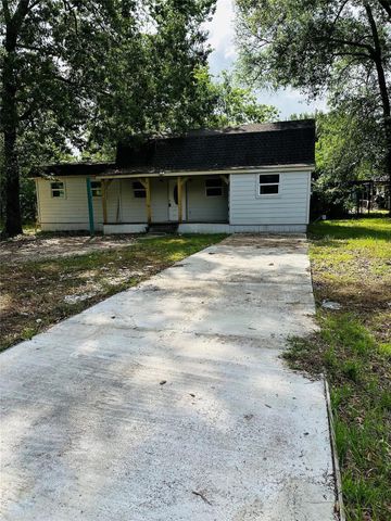 328 W Sherwood Drive, Livingston, TX 77351