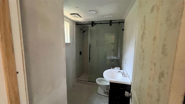 328 W Sherwood Drive, Livingston, TX 77351