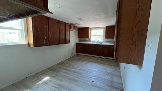 328 W Sherwood Drive, Livingston, TX 77351