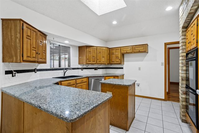 2921 Pitkin Drive, Arlington, TX 76006