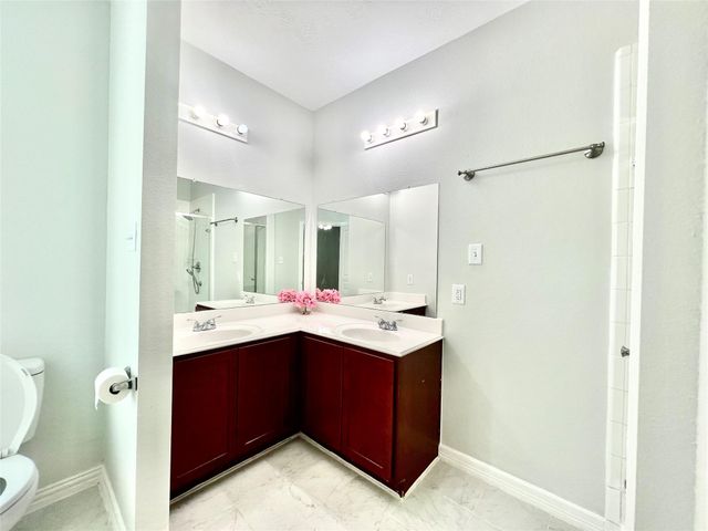 3119 Cambridge Meadows Lane, Dickinson, TX 77539