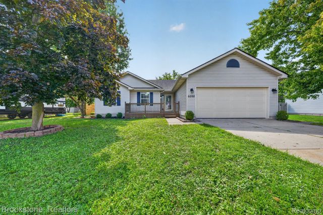 6098 Hedgerow Circle, Burton, MI 48439