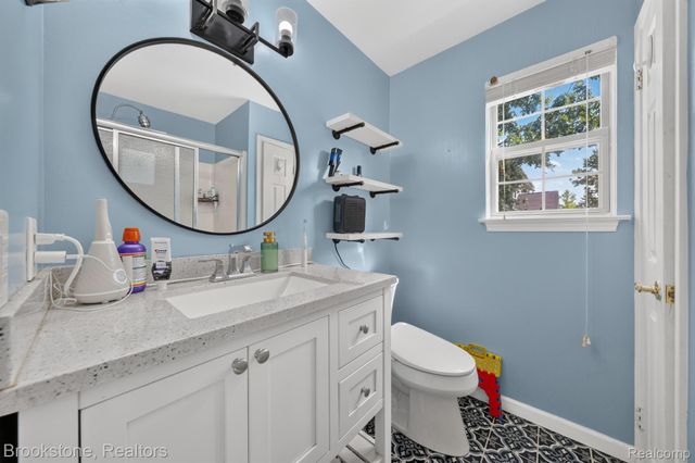 6098 Hedgerow Circle, Burton, MI 48439