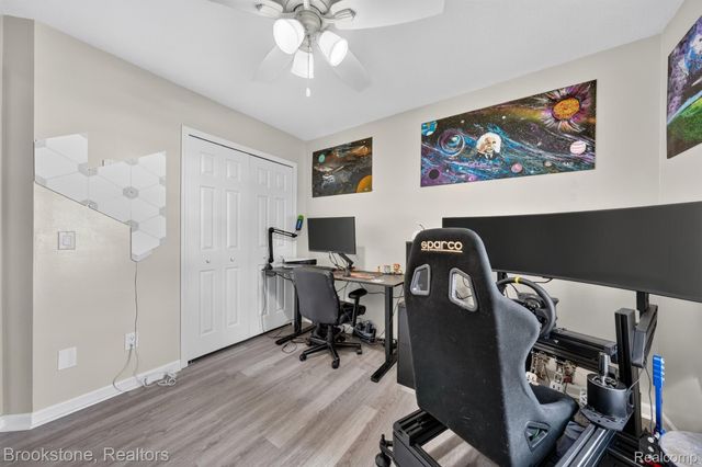 6098 Hedgerow Circle, Burton, MI 48439