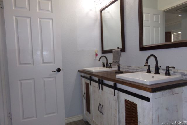 4212 Medical Dr Unit 208, San Antonio, TX 78229