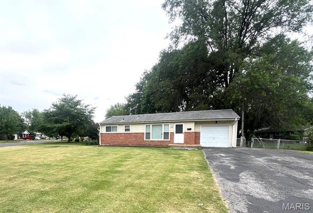 830 Northmoor Drive, Florissant, MO 63033