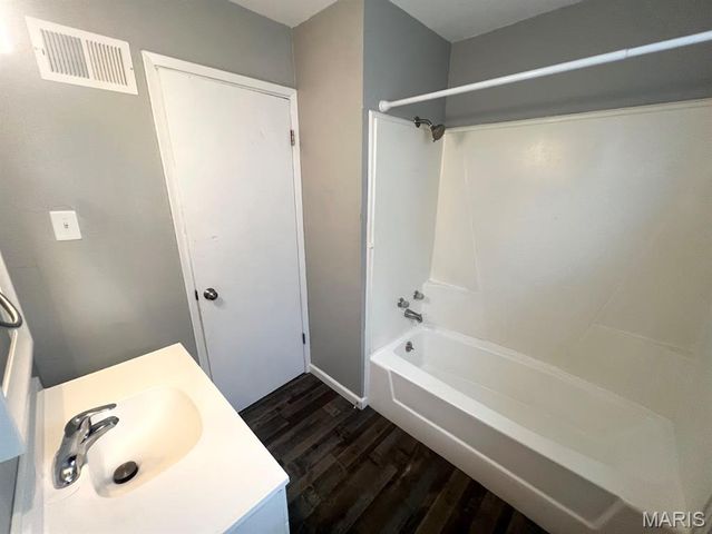 830 Northmoor Drive, Florissant, MO 63033