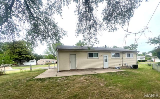 830 Northmoor Drive, Florissant, MO 63033