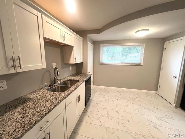 830 Northmoor Drive, Florissant, MO 63033