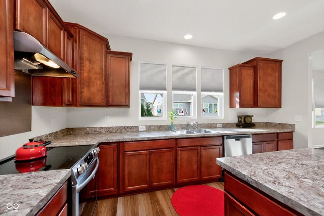 4933 Lilium Drive, Plainfield, IN 46168