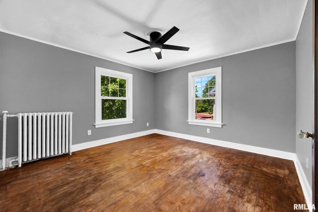 2421 W MOSS Avenue, West Peoria, IL 61604