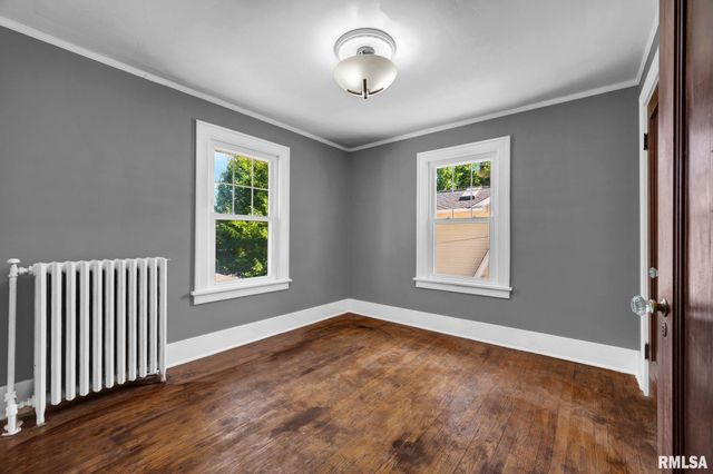 2421 W MOSS Avenue, West Peoria, IL 61604
