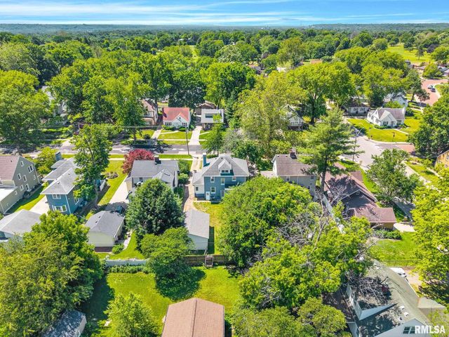 2421 W MOSS Avenue, West Peoria, IL 61604