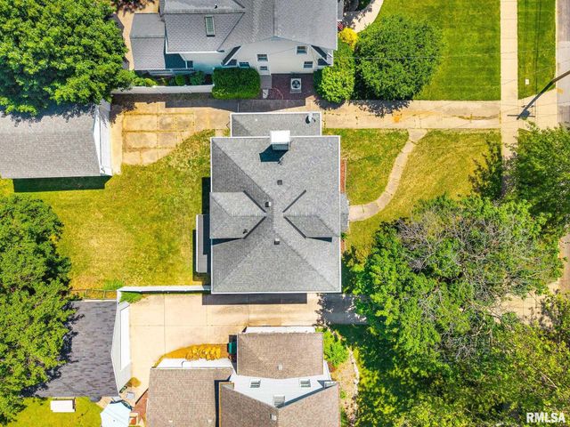 2421 W MOSS Avenue, West Peoria, IL 61604