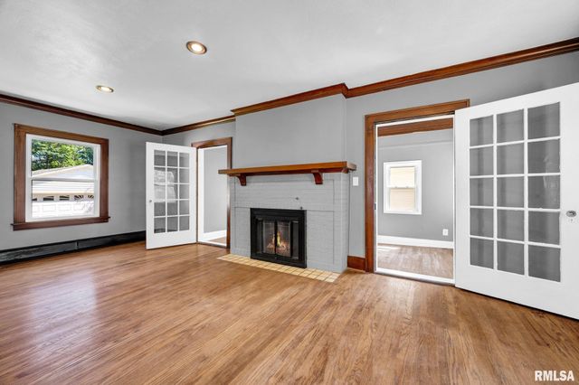 2421 W MOSS Avenue, West Peoria, IL 61604
