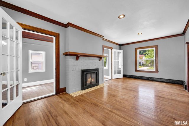 2421 W MOSS Avenue, West Peoria, IL 61604