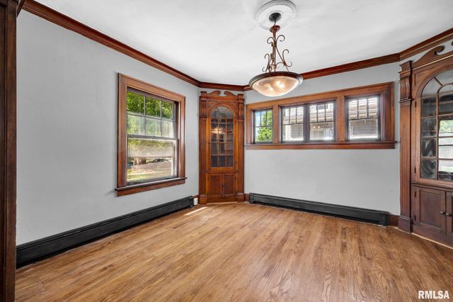2421 W MOSS Avenue, West Peoria, IL 61604