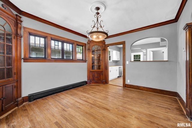 2421 W MOSS Avenue, West Peoria, IL 61604