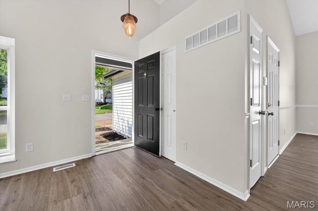 453 Seton Hall Court, Valley Park, MO 63088