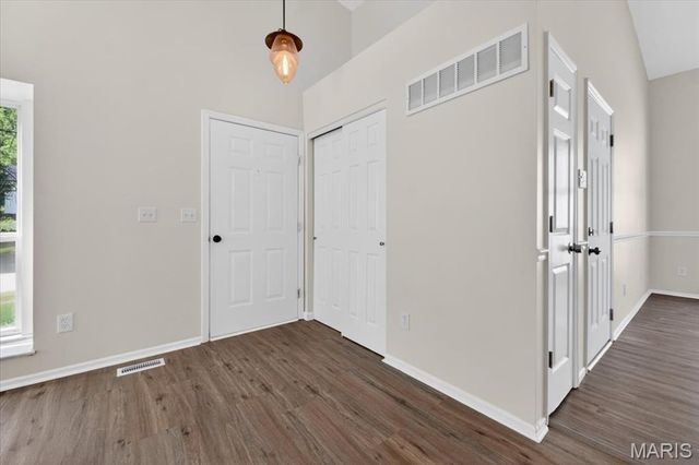 453 Seton Hall Court, Valley Park, MO 63088