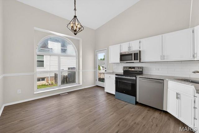 453 Seton Hall Court, Valley Park, MO 63088