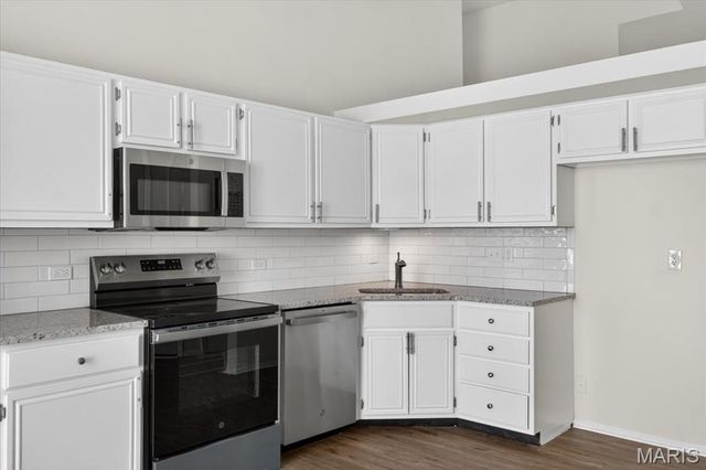 453 Seton Hall Court, Valley Park, MO 63088