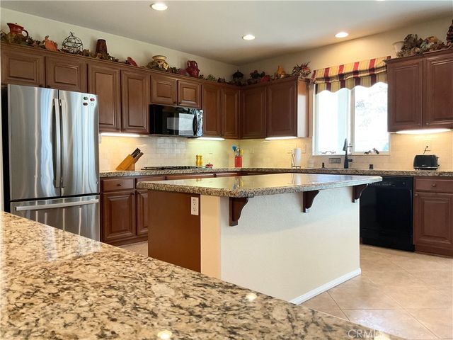 7123 Hidden Court, Highland, CA 92346