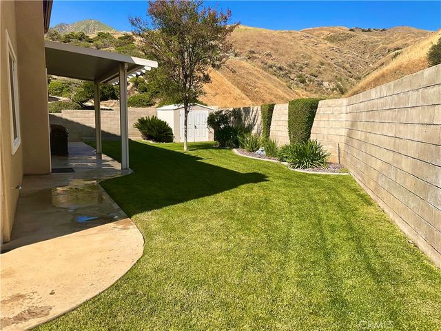 7123 Hidden Court, Highland, CA 92346