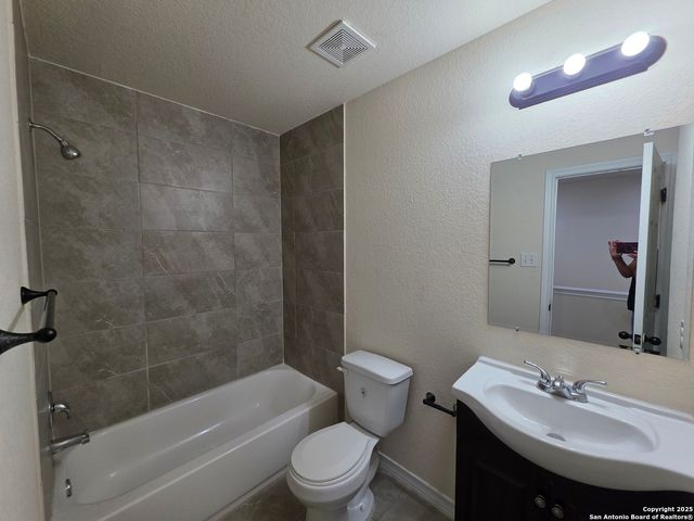 16841 Showdown Path Unit 2, Selma, TX 78154