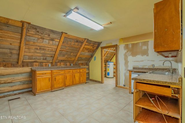 103 Rockhouse Lane, Briceville, TN 37710