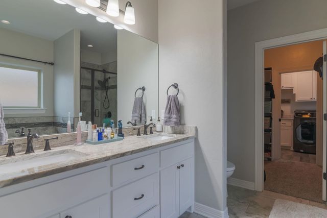 106 Champions Dr, Hallsville, TX 75650